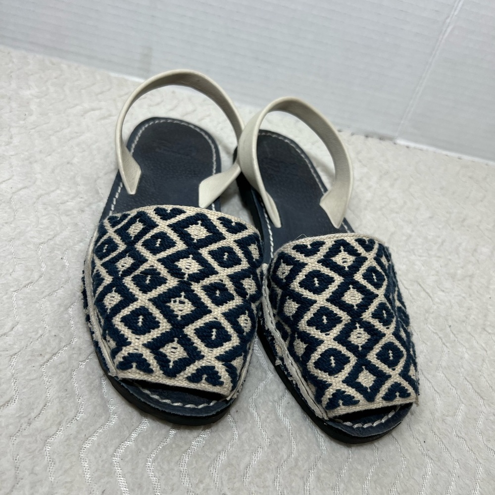 Ria Menorca Women’s 38 US 7.5 Geometric Textile Strappy Flat  Ankle Strap Sandal